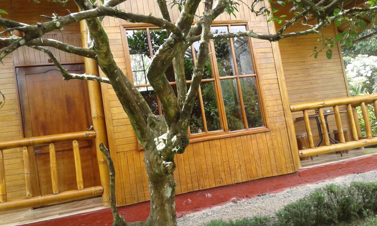 Estancia La Colina Santo Domingo de los Colorados Εξωτερικό φωτογραφία